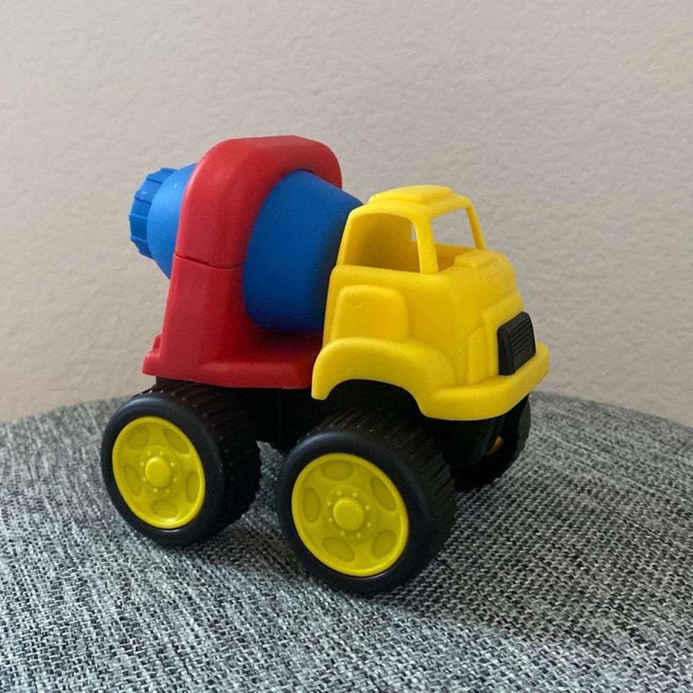 Plastic Construction Cement Mixer Truck Vehicle Pretend Toy